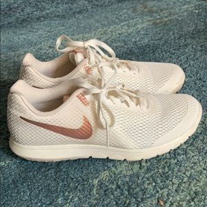 Nike women’s sneakers